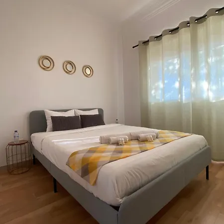 Almada Central Apartment Daire