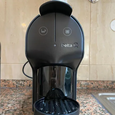 Almada Central Apartment *