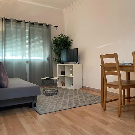Almada Central Apartment Daire Almada